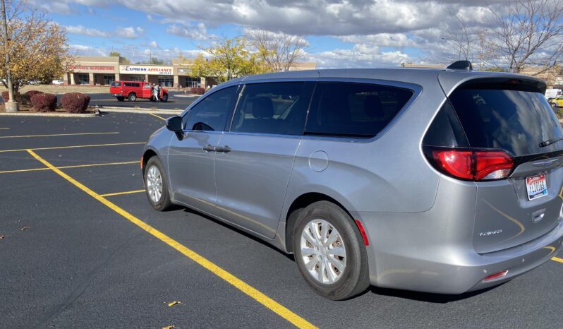 2020 Chrysler Voyager L full