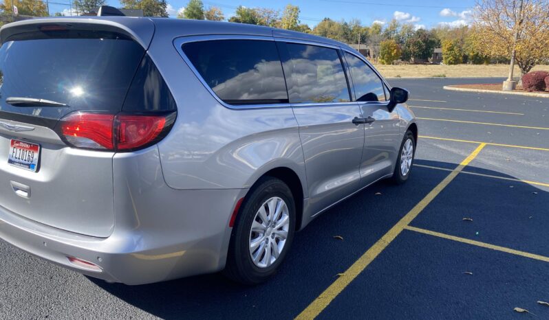 2020 Chrysler Voyager L full