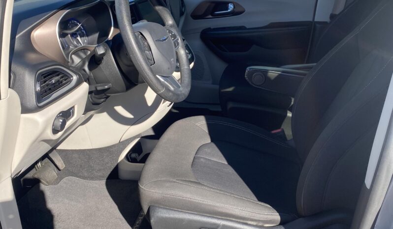 2020 Chrysler Voyager L full