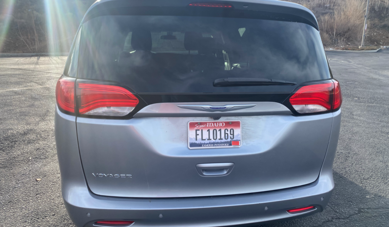 2020 Chrysler Voyager L full