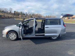 2020 Chrysler Voyager L full