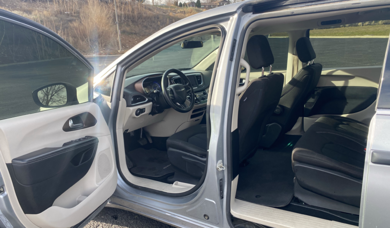 2020 Chrysler Voyager L full