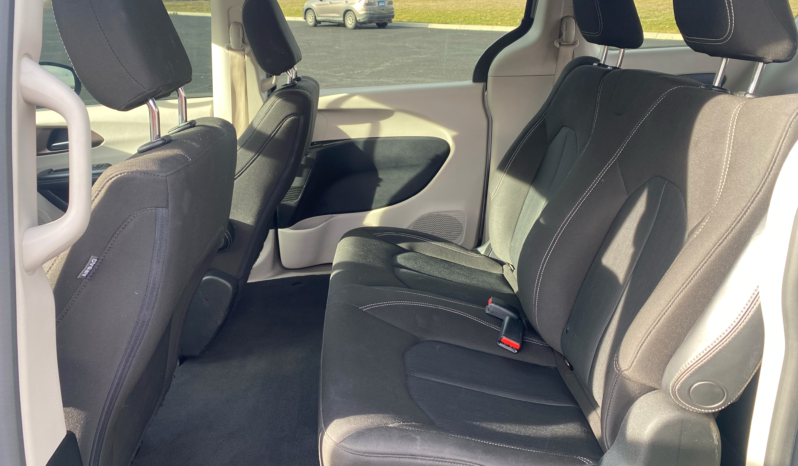 2020 Chrysler Voyager L full