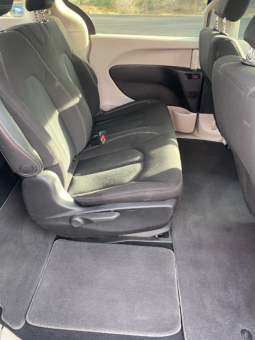 2020 Chrysler Voyager L full