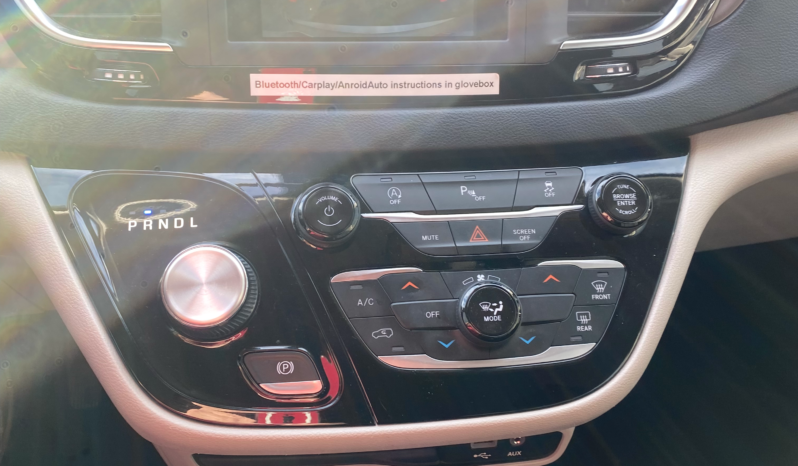 2020 Chrysler Voyager L full