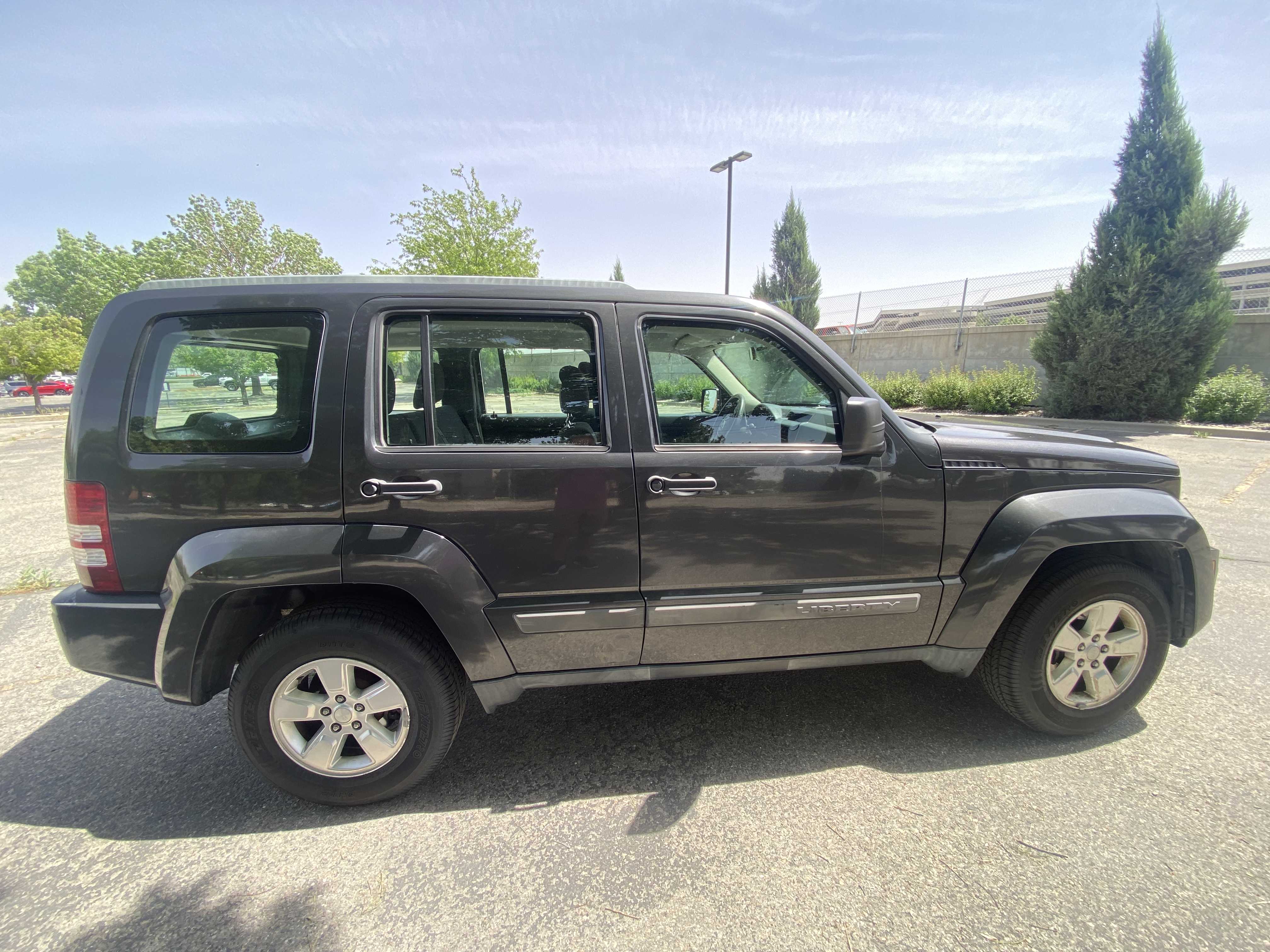 2011 Jeep Liberty Sport 4WD's photo